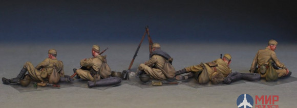 35233 MiniArt фигуры  SOVIET SOLDIERS TAKING A BREAK  (1:35)