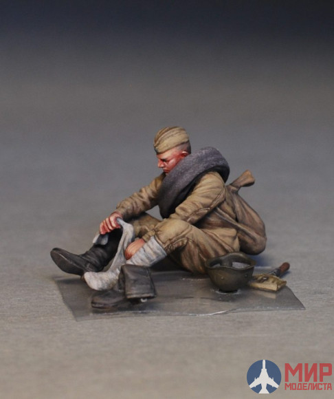 35233 MiniArt фигуры  SOVIET SOLDIERS TAKING A BREAK  (1:35)