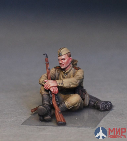 35233 MiniArt фигуры  SOVIET SOLDIERS TAKING A BREAK  (1:35)