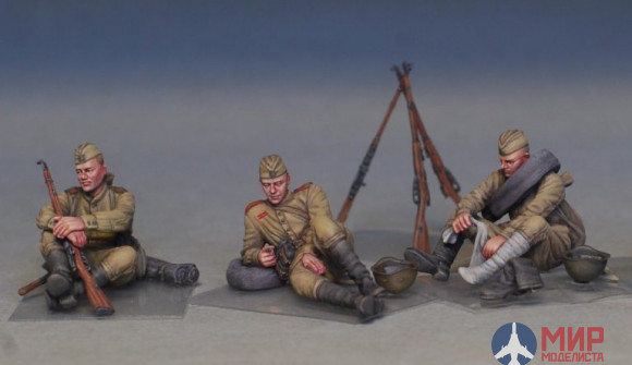 35233 MiniArt фигуры  SOVIET SOLDIERS TAKING A BREAK  (1:35)