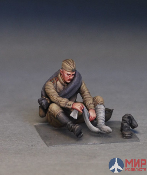 35233 MiniArt фигуры  SOVIET SOLDIERS TAKING A BREAK  (1:35)