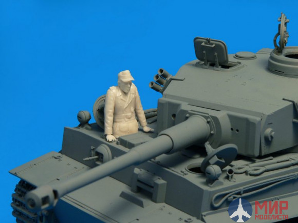 35252 MiniArt фигуры  German Tank Crew France 1944 Special Edition  (1:35)