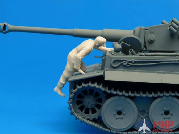 35252 MiniArt фигуры  German Tank Crew France 1944 Special Edition  (1:35)