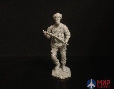 ТБ5017 Студия "Трибогатыря" 1/35 Боец в папахе с автоматом