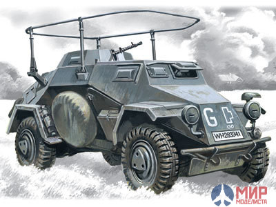 72421 ICM 1/72 Немецкий БТР Sd.Kfz.223 подвижный пункт связи