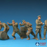 35256 MiniArt фигуры  German Soldiers with Fuel Drums (Special Edition)  (1:35)