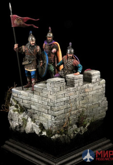 CHM-54021 Chronos Miniatures 54mm Византийские воины,10-11 века. 3 фиг.и фрагм. крепостной стены