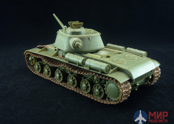 CB35110 Bronco Models 1/35 Танк Russian Heavy Tank KV-85