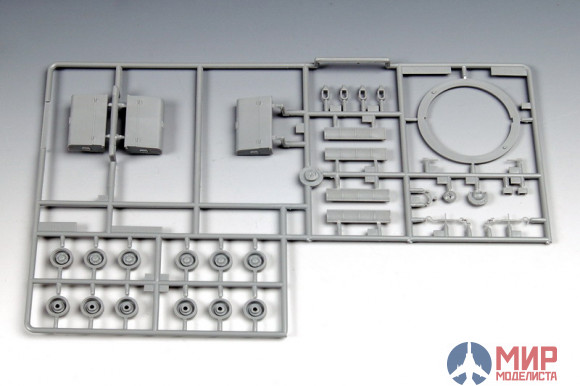 00312 Trumpeter 1/35 Советский танк КВ-2