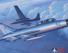 02897 Trumpeter 1/48 самолёт Soviet Su-9U Maiden