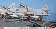 07377 Hasegawa Самолет A-4E Skyhawk USS Midway 1/48