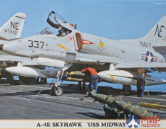 07377 Hasegawa Самолет A-4E Skyhawk USS Midway 1/48