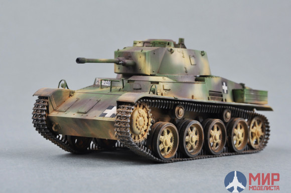 82479 Hobby Boss Hungarian Light Tank 43M Toldi III(C40) 1/35