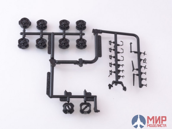 7056AVD AVD Models 1/43 Сборная модель КАМАЗ-65225 с полуприцепом ЧМЗАП-5247Г