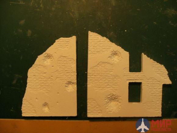 ADT35081 Diorama Tech3 1/35 Угол дома большой