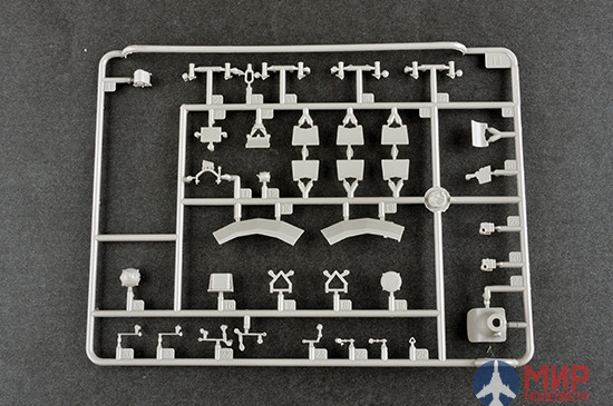 09525 Trumpeter 1/35 Российский основной танк -80У