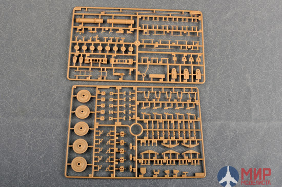 00208 Trumpeter 1/35 Германское Ж/Д орудие Morser Karl-Gerat 040/041 on railway transport