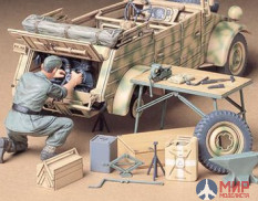 35220 Tamiya 1/35 Ремонтная бригада German kubelwagen engine maintenance set