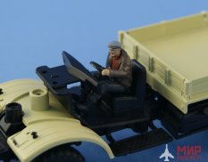 NS-F-43008-p North Star Models 1/43 Фигура окрашенная Truck Driver(YaAZ210,ZIL157,ZIL130,KRAZ)