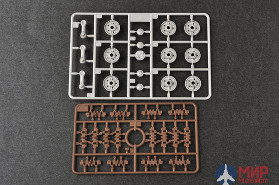 05588 Trumpeter 1/35 Советский тяжелый танк ИС-2