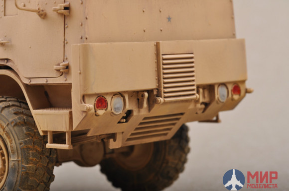 01008 Trumpeter 1/35 Военный грузовик M1083 MTV (ARMOR CAB)