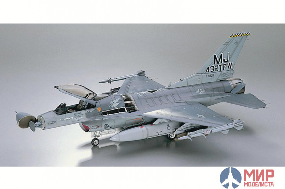 08025 Hasegawa самолет 1:32 F-16A PLUS/C FIGHTING FALCON