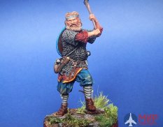 CHM-54060(M) Chronos Miniatures 54 mm Русский воин с топором, 13-14 век. Металл.