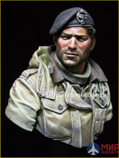 YM1835 Young Miniatures 1/10 British Tank Crew WWII