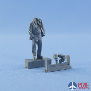 NS-F-43014-rk North Star Models 1/43 Фигура Resin figue of mechanic (driver) type 1