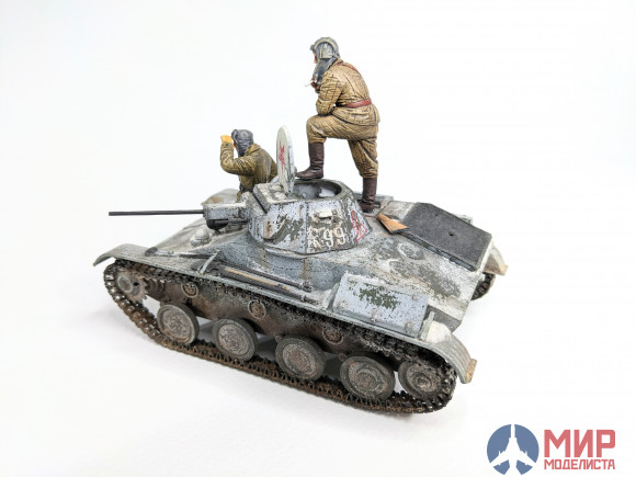 SF02 1/35 Собраная и окрашеная модель танка Т-60 с экипажем