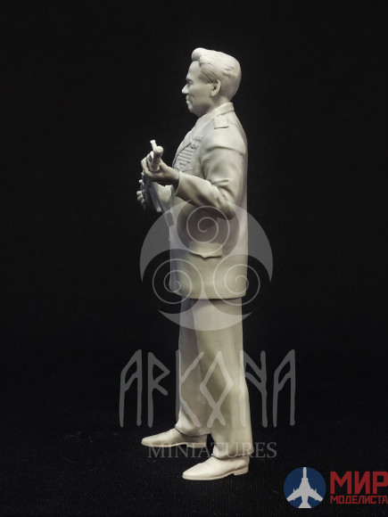 AR24-001-1 Arkona miniatures Фигура Михаил Калашников 1/24
