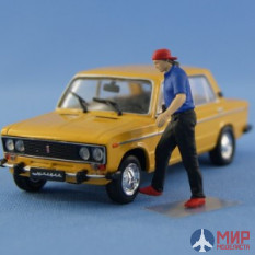 NS-F-43016-p North Star Models 1/43 Фигура окрашенная Resin figue of mechanic (driver) type 3