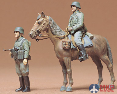 35053 Tamiya 1/35 Немецкий солдат на коне + 1 пешая фигура