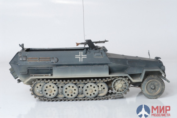 3572 Звезда 1/35 Немецкий бронетранспортер ХАНОМАГ AUSF.B