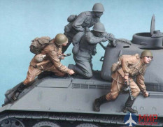 Т-35012 ТАНК 1/35 Сов.танковый десант