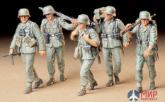 35184 Tamiya 1/35 Фигуры German MG Crew On Maneuver