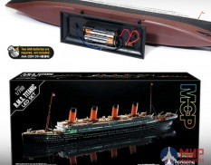 14220 Academy 1/700 R.M.S. TITANIC + LED SET