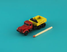 ns144007-r North Star Models 1/144 Assembled and painted YaZ-210G Soviet heavy airfield tractor