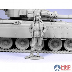 Т-35054 ТАНК Российский танковый офицер 1/35