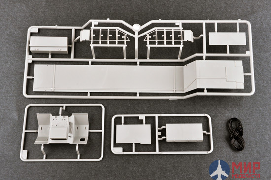 01037 Trumpeter 1/35 Ракетная установка  ЗРК "Пэтриот" (MIM-104F) с ЗУР PAC-3 и тягачом М983 HEMTT