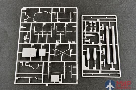 01037 Trumpeter 1/35 Ракетная установка  ЗРК "Пэтриот" (MIM-104F) с ЗУР PAC-3 и тягачом М983 HEMTT