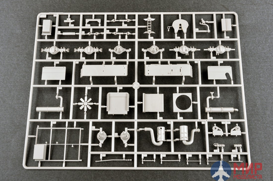 01037 Trumpeter 1/35 Ракетная установка  ЗРК "Пэтриот" (MIM-104F) с ЗУР PAC-3 и тягачом М983 HEMTT