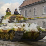 84532  Hobby Boss танк Pz.Kpfw.VI Sd.Kfz.182 Tiger II (Henschel Feb-1945 Production)  (1:35)