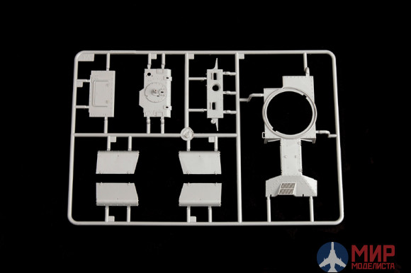 01508 Trumpeter 1/35 Немецкая ж/д платформа с танком Pz.Kpfw.38(t)