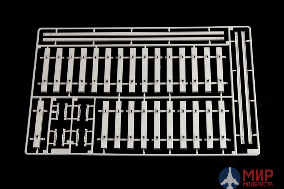 01508 Trumpeter 1/35 Немецкая ж/д платформа с танком Pz.Kpfw.38(t)