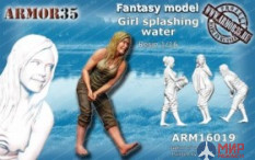 ARM16019 Armor35 Девушка брызгающаяся водой 1/16