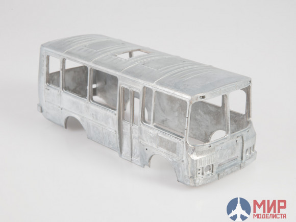 4040AVD AVD Models 1/43 Сборная модель ПАЗ-3205 пригородный