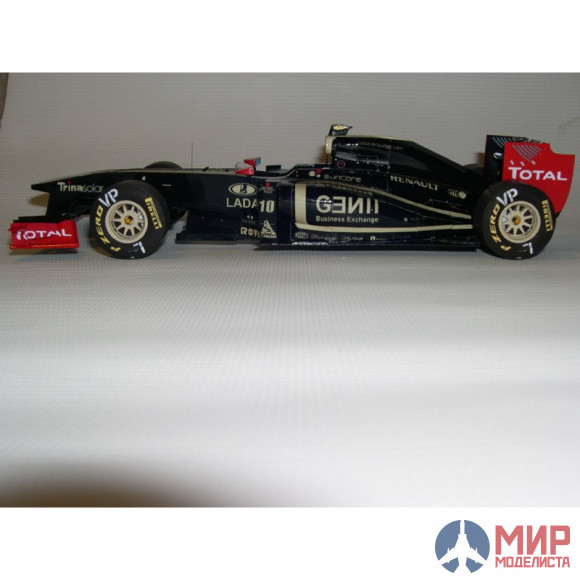 128 Бумажное моделирование Болид Формулы 1 Lotus-Renault R31 1/24