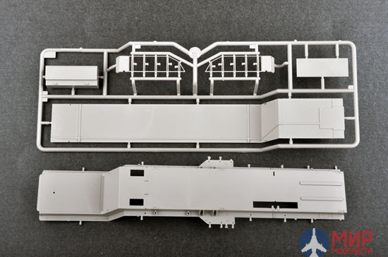 01040 Trumpeter 1/35 Ракетная установка  M901 w/MIM-104F Patriot Sam System (PAC-3)