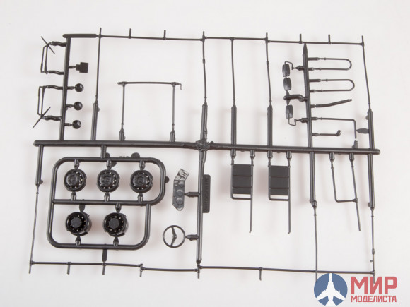 4026AVD AVD Models 1/43 Сборная модель Ликинский автобус 5256